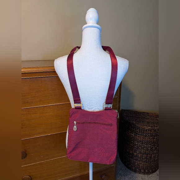 Maroon Baggalini Crossbody Tote Travel Bag Purse Gold Embellished - Picture 8 of 14